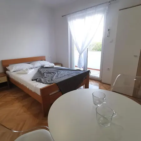 Roza Apartment *